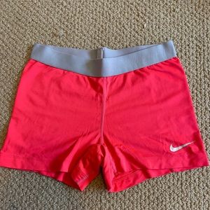 NIKE PRO SHORTS pink